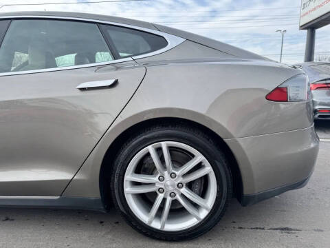 2015 Tesla Model S 70D