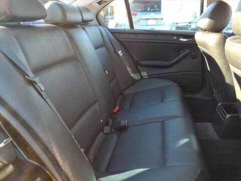 2005 BMW 3 Series 325i