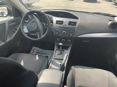 2013 Mazda MAZDA3 i Touring