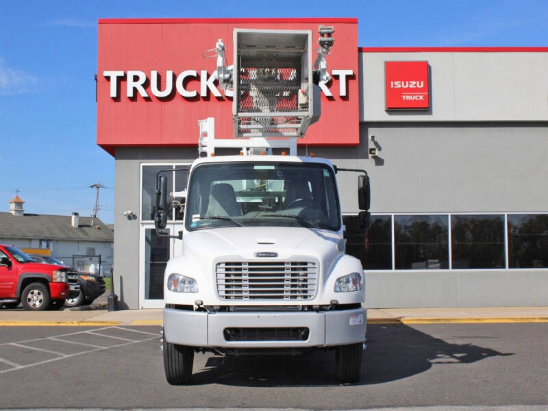 2019 Freightliner M2 106