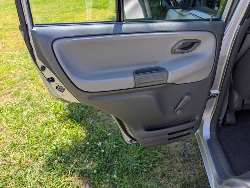 2004 Chevrolet Tracker