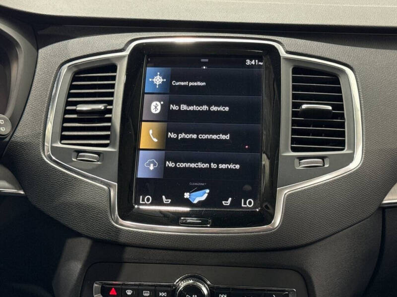 2022 Volvo XC90 T5 Momentum