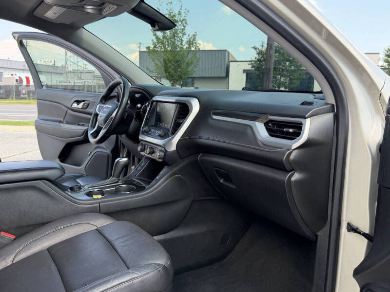 2017 GMC Acadia SLT-1