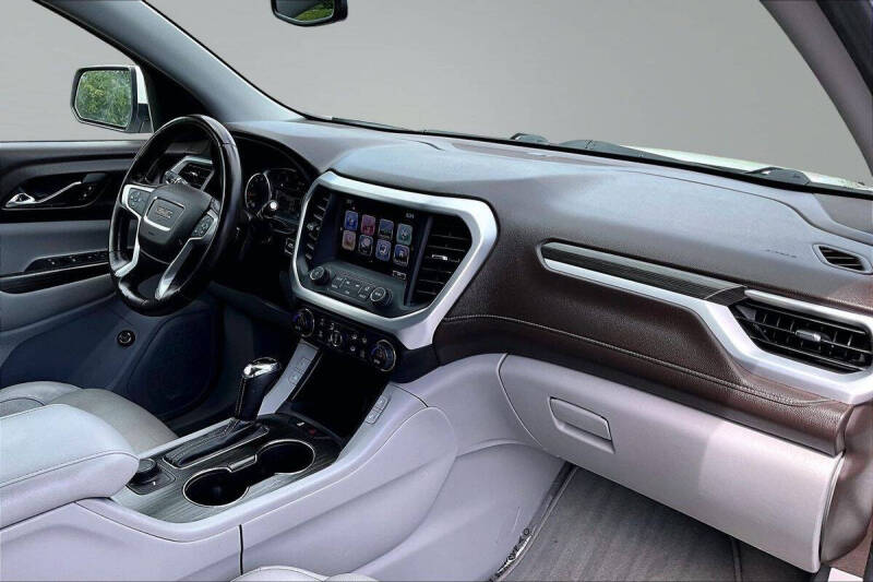 2017 GMC Acadia SLT-1