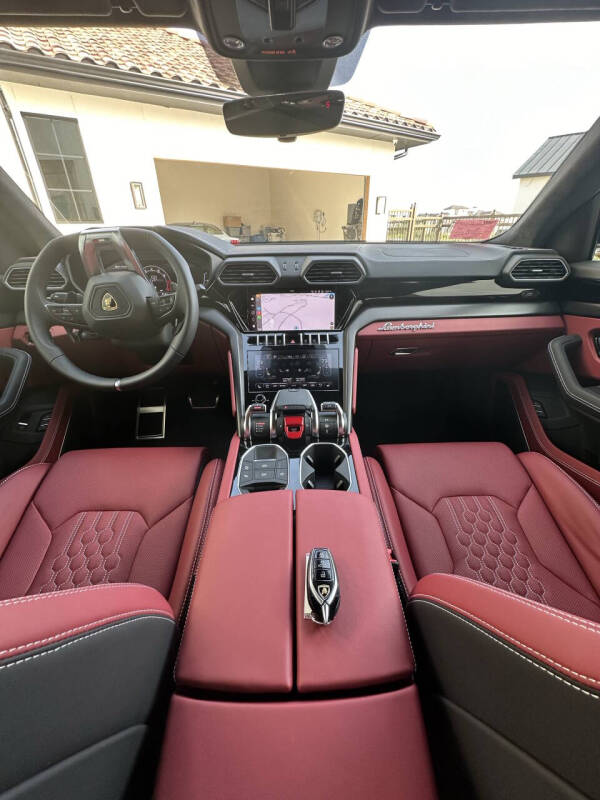 2024 Lamborghini Urus S