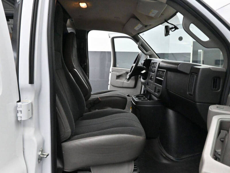 2024 GMC Savana 2500