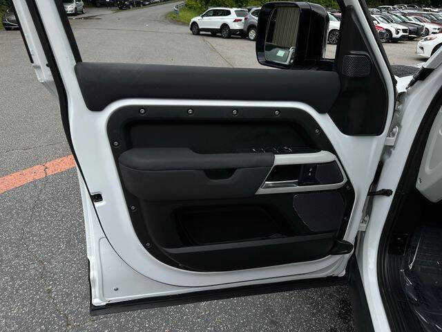 2022 Land Rover Defender 110 S