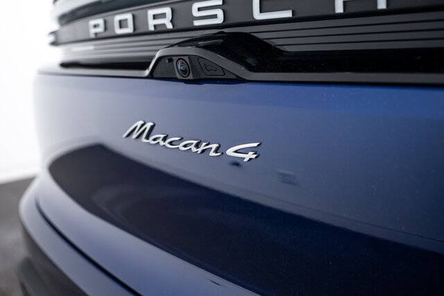 2025 Porsche Macan 4 Electric
