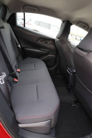 2025 Toyota Prius Plug-in Hybrid SE