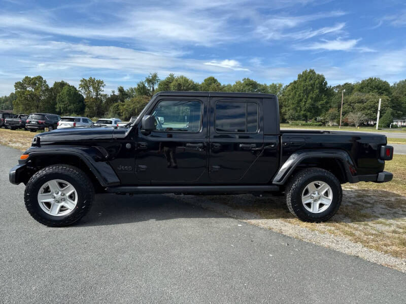 2022 Jeep Gladiator Sport S