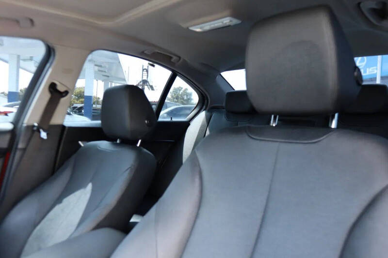 2018 BMW 3 Series 320i