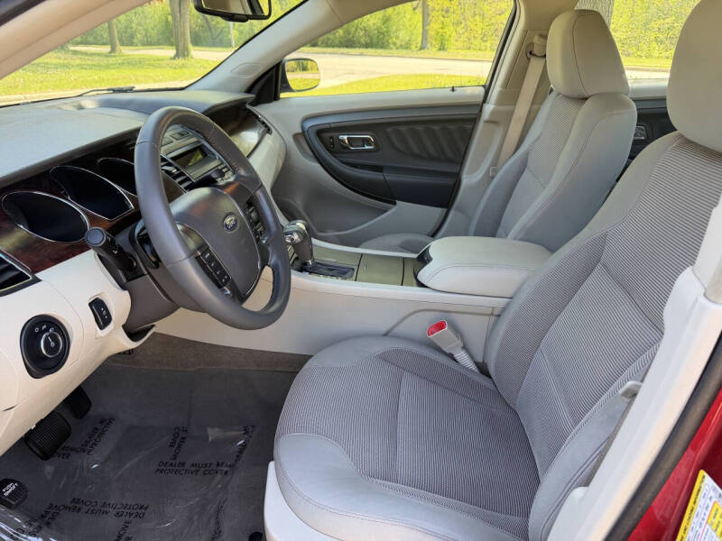 2011 Ford Taurus SEL