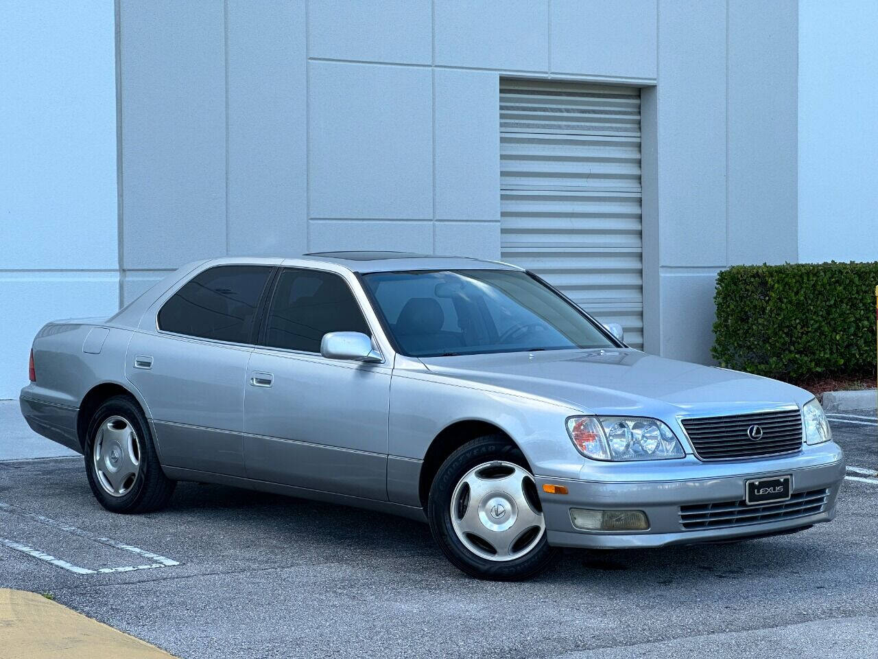 1998 Lexus LS 400  - $7,900