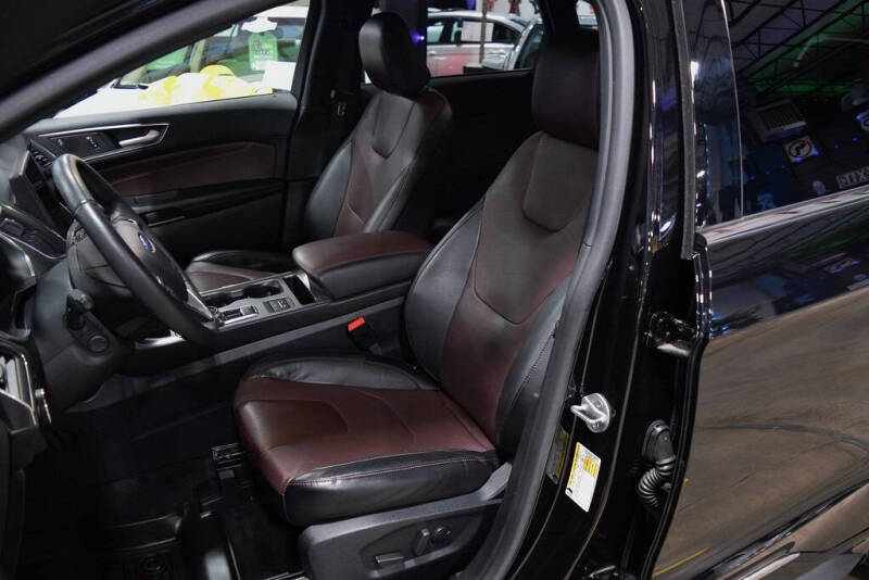 2021 Ford Edge Titanium