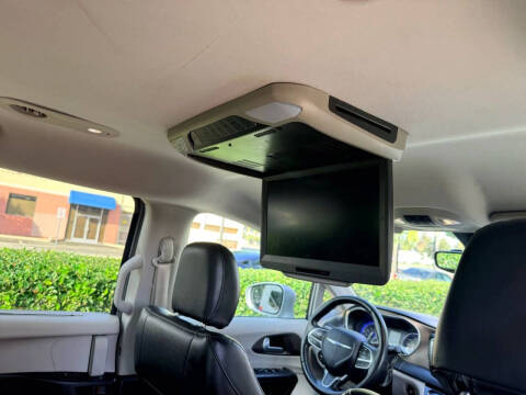 2017 Chrysler Pacifica Touring-L