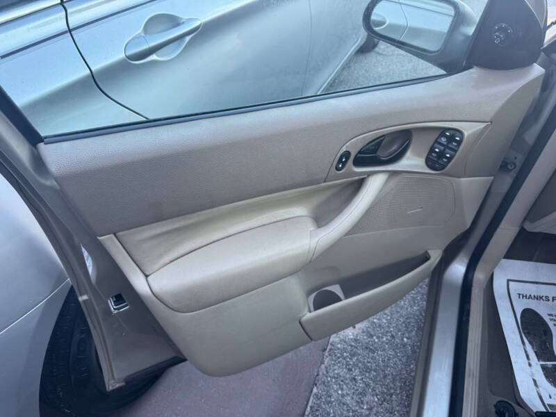 2007 Ford Focus ZX4 S