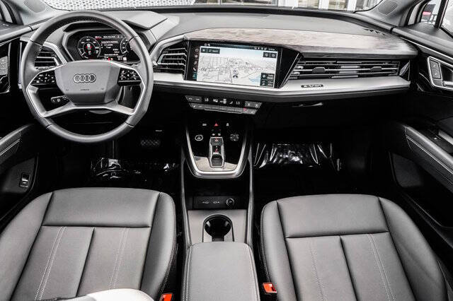 2024 Audi Q4 e-tron quattro Premium Plus 55