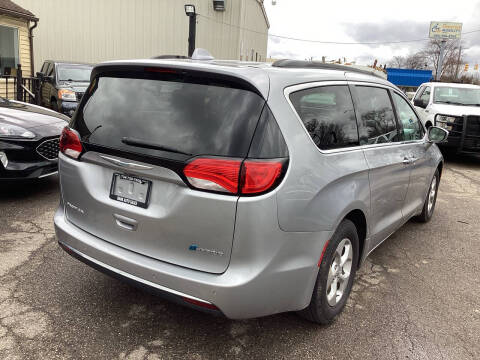 2018 Chrysler Pacifica Hybrid Touring Plus