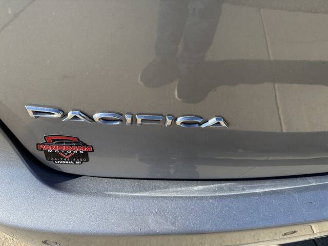 2017 Chrysler Pacifica Touring-L