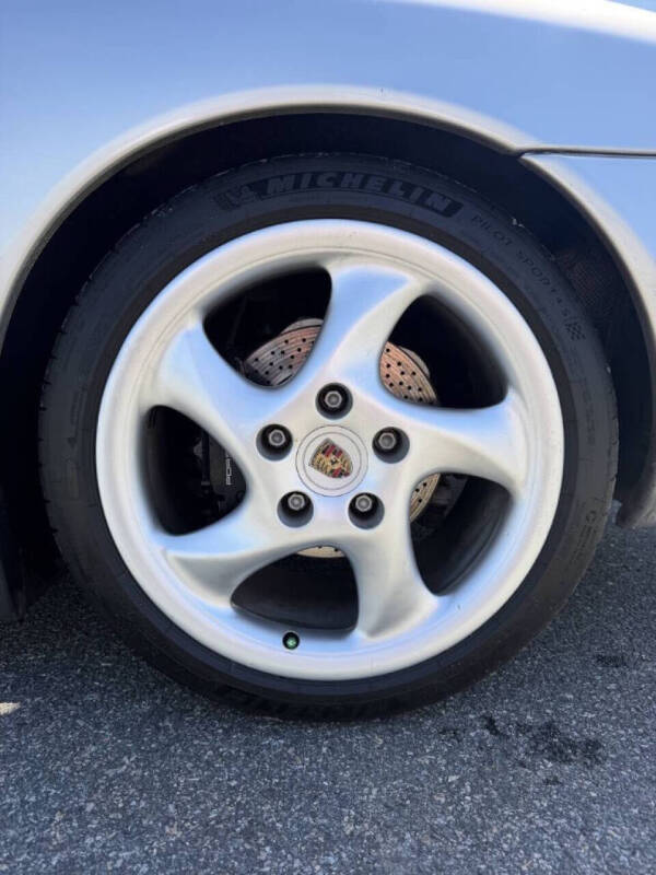 2000 Porsche 911 Carrera