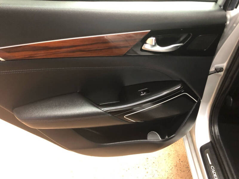 2017 Kia Cadenza Premium