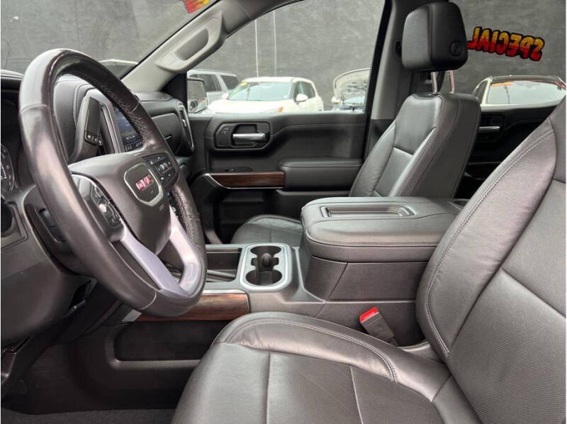 2019 GMC Sierra 1500 SLT photo 13