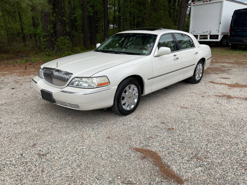 2004 Lincoln Town Car Ultimate photo 2