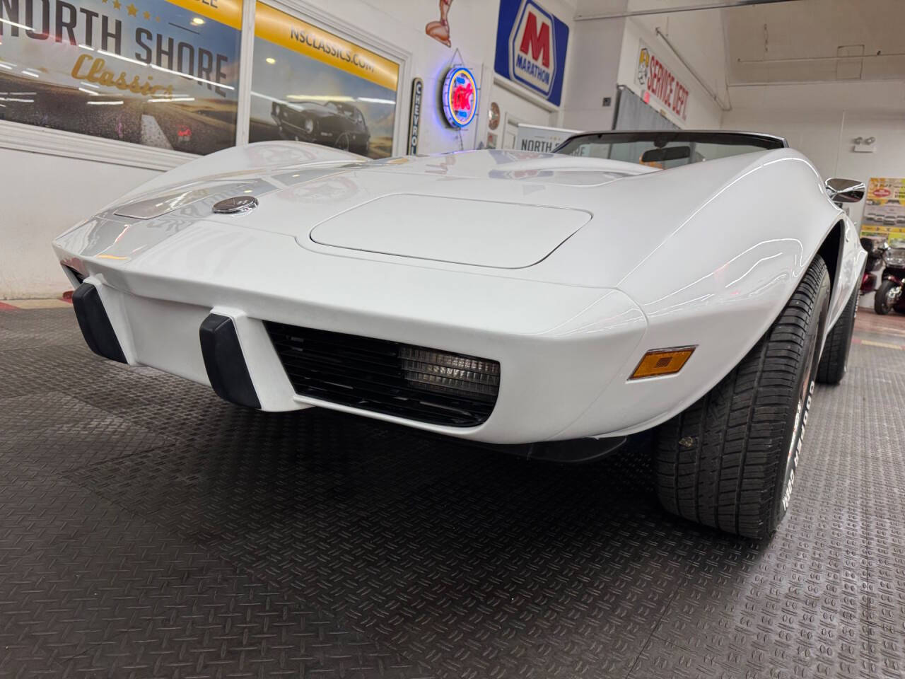 1975 Chevrolet Corvette 15