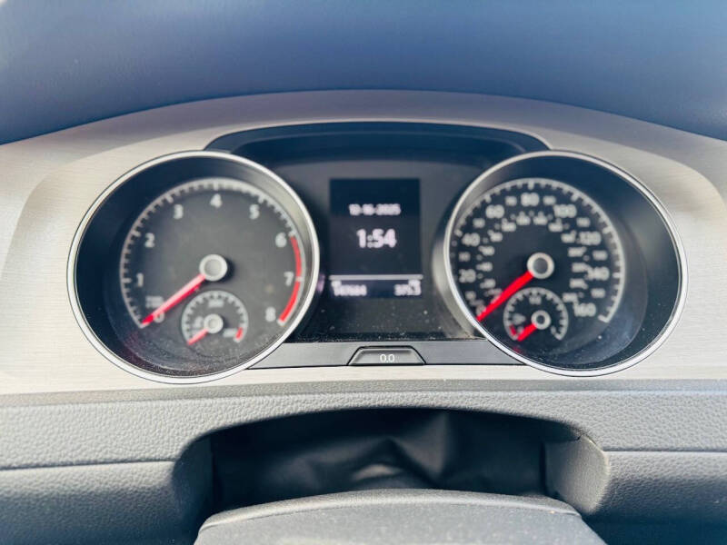 2017 Volkswagen Golf TSI S