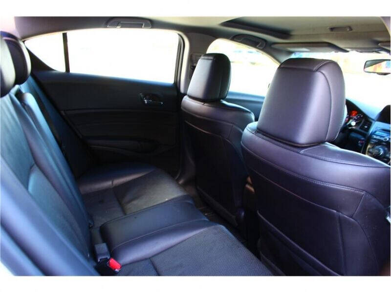 2015 Acura ILX 2.0L w/Tech