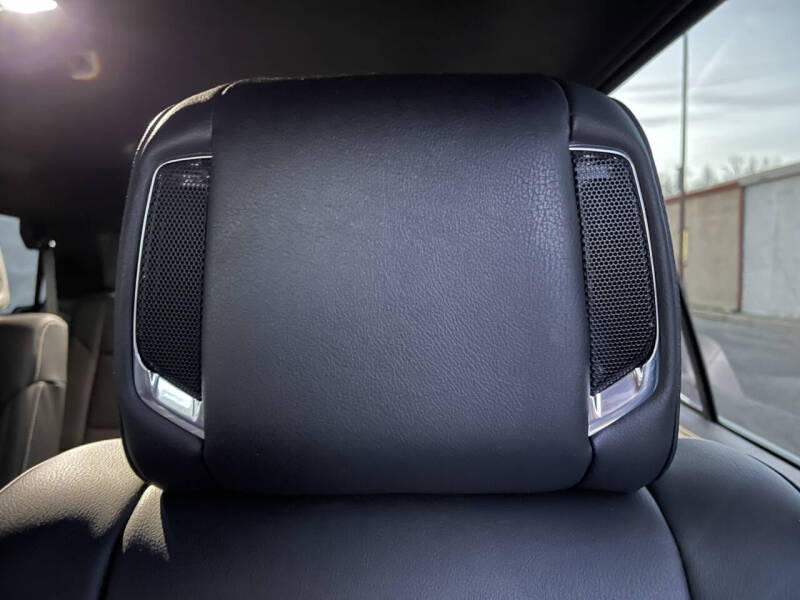 2025 Cadillac Escalade Luxury