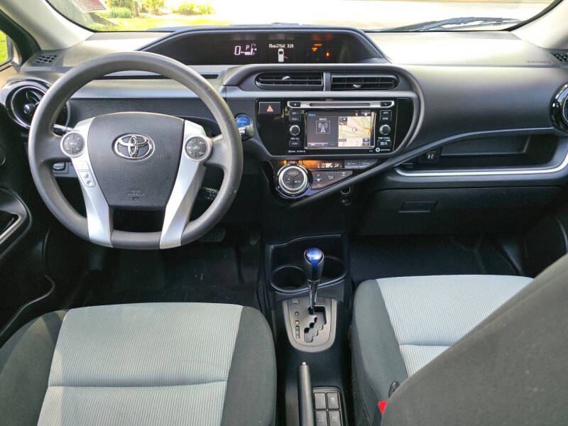2016 Toyota Prius c One