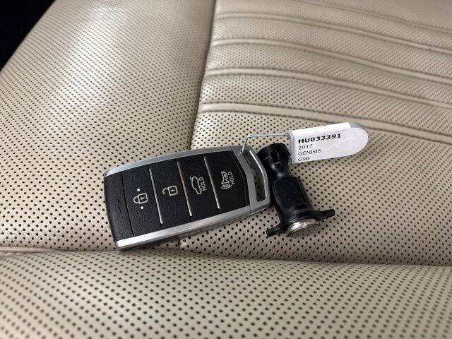 2017 Genesis G90