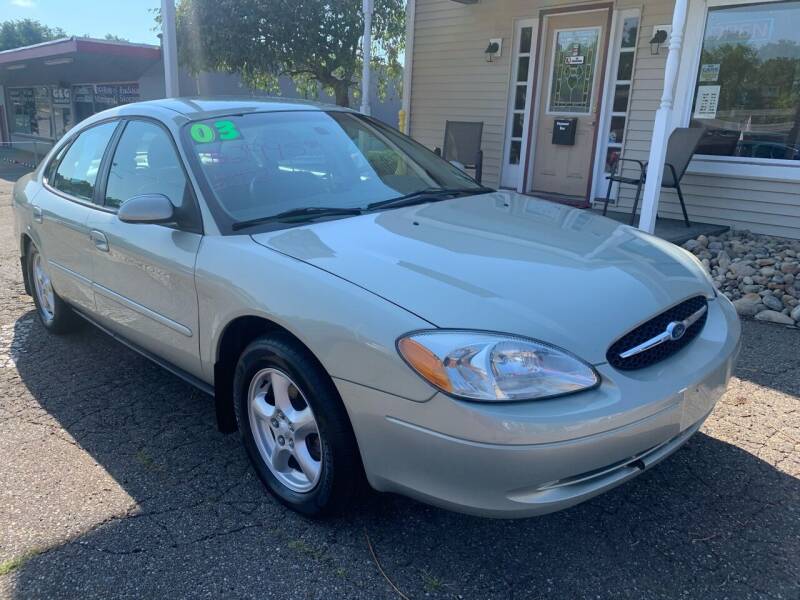 2003 Ford Taurus for sale at G & G Auto Sales in Steubenville OH