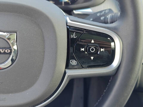 2025 Volvo XC60 B5 Plus Dark Theme