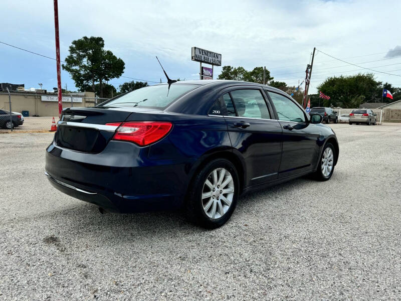 2013 Chrysler 200 Touring