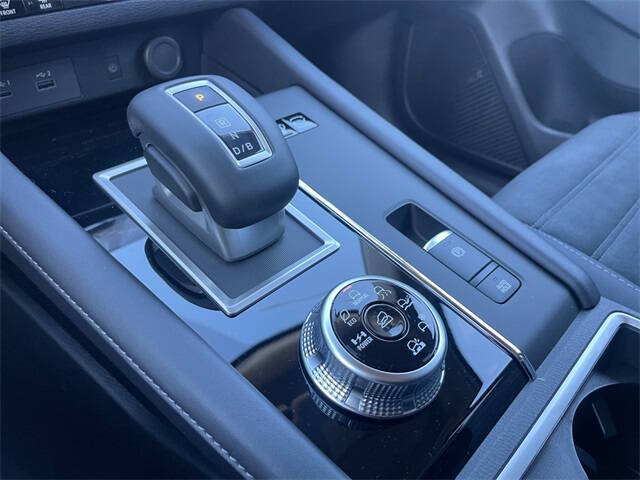 2025 Mitsubishi Outlander PHEV SE