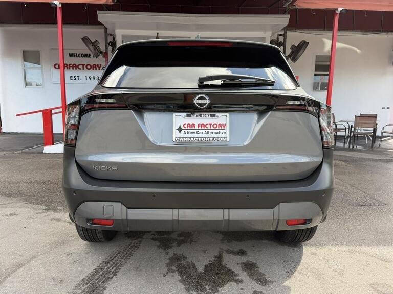 2025 Nissan Kicks SV