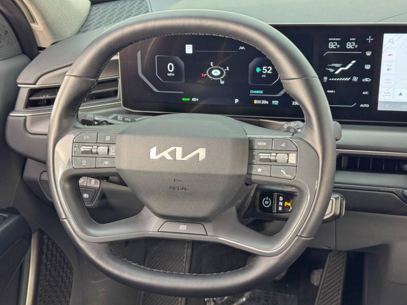 2024 Kia EV9 Light Long Range