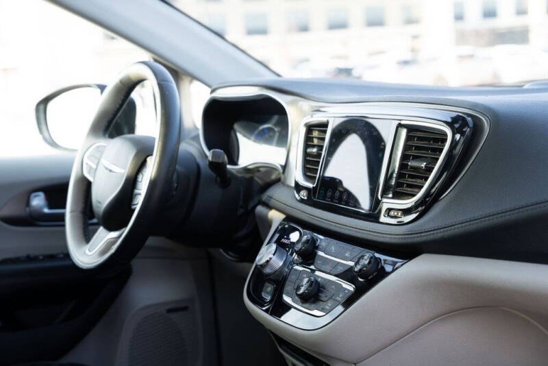 2018 Chrysler Pacifica Hybrid Limited