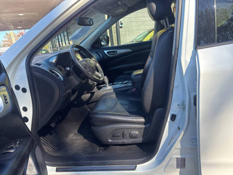 2020 Nissan Pathfinder SL