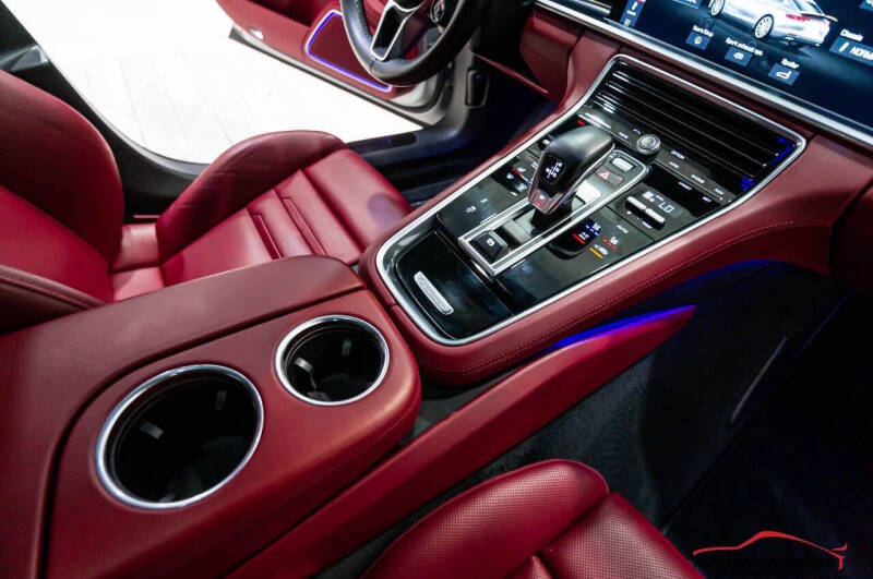 2019 Porsche Panamera GTS