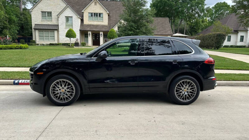 2016 Porsche Cayenne S photo 3