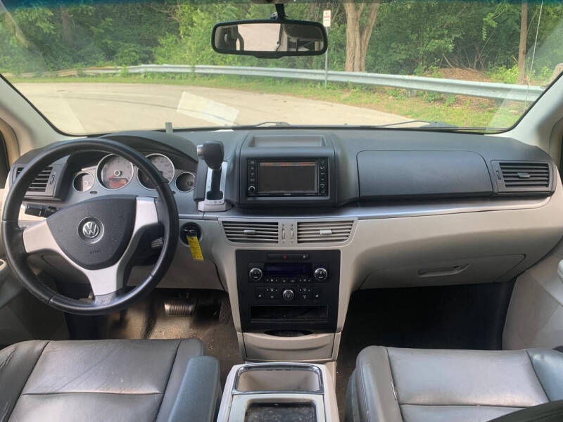 2009 Volkswagen Routan SEL