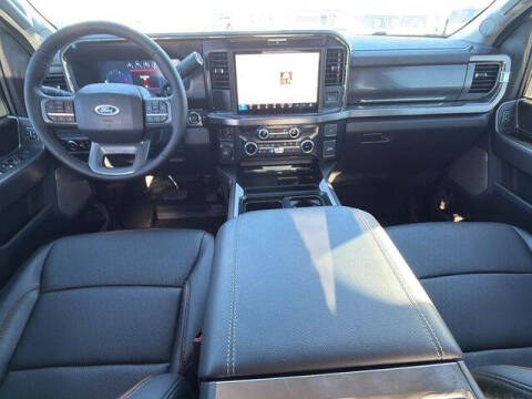 2025 Ford F-450 Super Duty Lariat