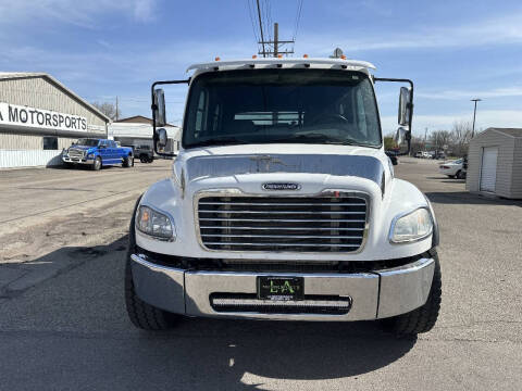 2017 Freightliner M2 106