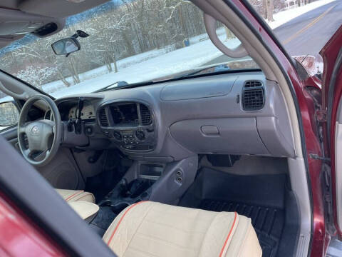2004 Toyota Sequoia SR5