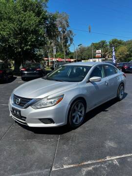 2017 Nissan Altima for sale at BSS AUTO SALES INC in Eustis FL