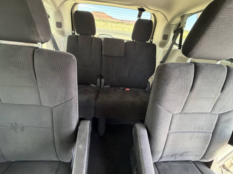 2011 Dodge Grand Caravan Express - Photo 13