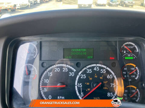 2017 Freightliner M2 106